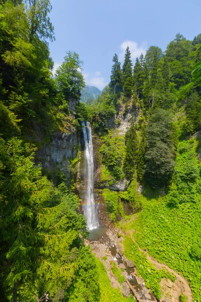 Maral Waterfall Una Cascata Sul Torrente Maral Nelle Montagne Karal — Foto Stock