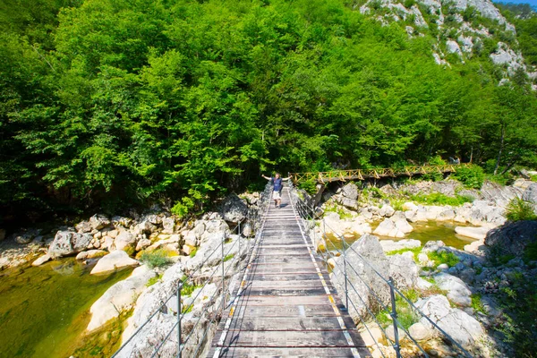西黑海地区的自然风光之一 世界上第二深的峡谷瓦拉峡谷 以其三层的观景台吸引了众多游客的注意 — 图库照片