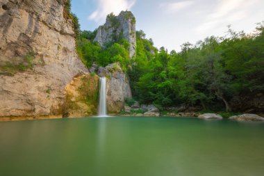 Ilca Şelalesi, Ilca Köyü sınırları içinde, Kastamonu Pnarba 'ya 12 kilometre uzaklıkta. 15 metre yükseklikten dökülür..