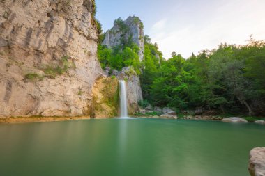Ilca Şelalesi, Ilca Köyü sınırları içinde, Kastamonu Pnarba 'ya 12 kilometre uzaklıkta. 15 metre yükseklikten dökülür..