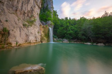 Ilca Şelalesi, Ilca Köyü sınırları içinde, Kastamonu Pnarba 'ya 12 kilometre uzaklıkta. 15 metre yükseklikten dökülür..