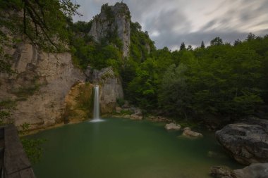 Ilca Şelalesi, Ilca Köyü sınırları içinde, Kastamonu Pnarba 'ya 12 kilometre uzaklıkta. 15 metre yükseklikten dökülür..
