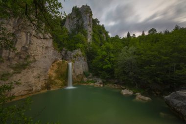 Ilca Şelalesi, Ilca Köyü sınırları içinde, Kastamonu Pnarba 'ya 12 kilometre uzaklıkta. 15 metre yükseklikten dökülür..