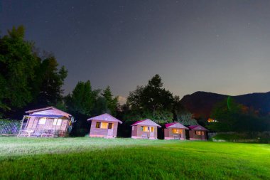 Pnarba 'nın kuzeyinde Kure Dağları, doğuda Azdavay Bölgesi ve batıda Azdavay Bölgesi.