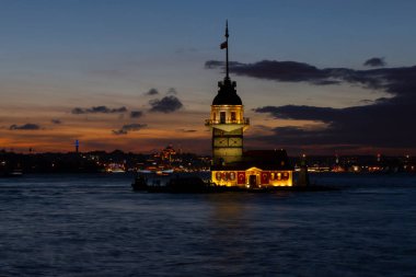 Bakire Kulesi, Salacak açıklarında, Boğaz açıklarında küçük bir adacık üzerine inşa edilmiş bir yapıdır.