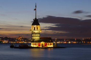 Bakire Kulesi, Salacak açıklarında, Boğaz açıklarında küçük bir adacık üzerine inşa edilmiş bir yapıdır.