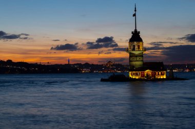 Bakire Kulesi, Salacak açıklarında, Boğaz açıklarında küçük bir adacık üzerine inşa edilmiş bir yapıdır.