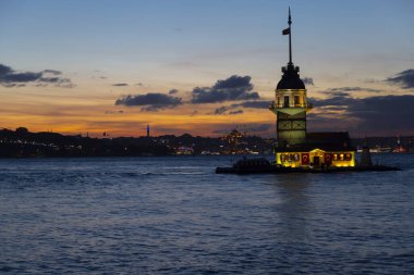 Bakire Kulesi, Salacak açıklarında, Boğaz açıklarında küçük bir adacık üzerine inşa edilmiş bir yapıdır.