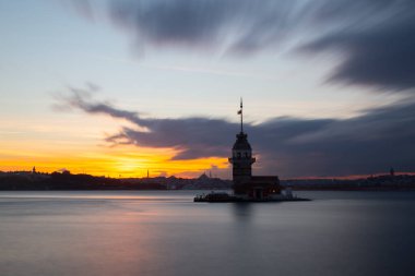 Bakire Kulesi, Salacak açıklarında, Boğaz açıklarında küçük bir adacık üzerine inşa edilmiş bir yapıdır.
