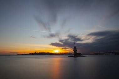 Bakire Kulesi, Salacak açıklarında, Boğaz açıklarında küçük bir adacık üzerine inşa edilmiş bir yapıdır.