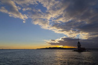 Bakire Kulesi, Salacak açıklarında, Boğaz açıklarında küçük bir adacık üzerine inşa edilmiş bir yapıdır.