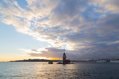 Bakire Kulesi, Salacak açıklarında, Boğaz açıklarında küçük bir adacık üzerine inşa edilmiş bir yapıdır.