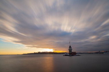 Bakire Kulesi, Salacak açıklarında, Boğaz açıklarında küçük bir adacık üzerine inşa edilmiş bir yapıdır.