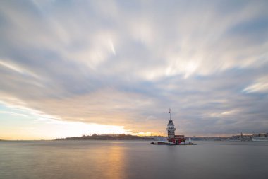 Bakire Kulesi, Salacak açıklarında, Boğaz açıklarında küçük bir adacık üzerine inşa edilmiş bir yapıdır.
