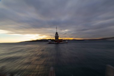 Bakire Kulesi, Salacak açıklarında, Boğaz açıklarında küçük bir adacık üzerine inşa edilmiş bir yapıdır.