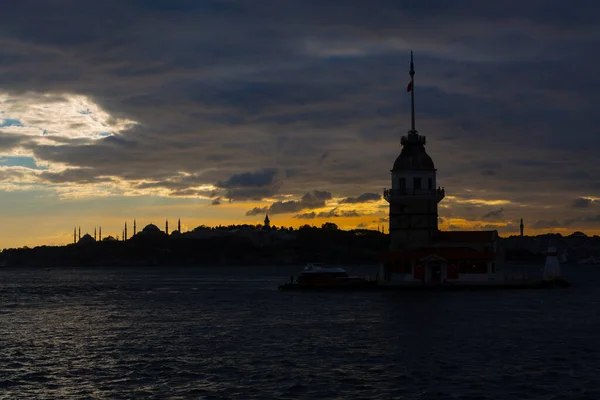 Szűz Torony Boszporusz Kilátás Egyik Nélkülözhetetlen Helye Kétségtelenül Szűz Torony — Stock Fotó