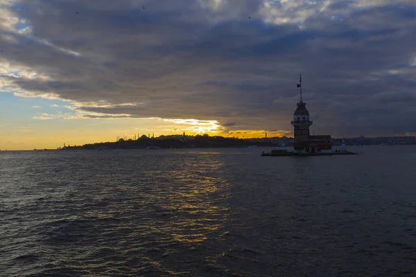 Maiden Tower Een Van Onmisbare Plaatsen Van Het Bosporus Uitzicht — Stockfoto