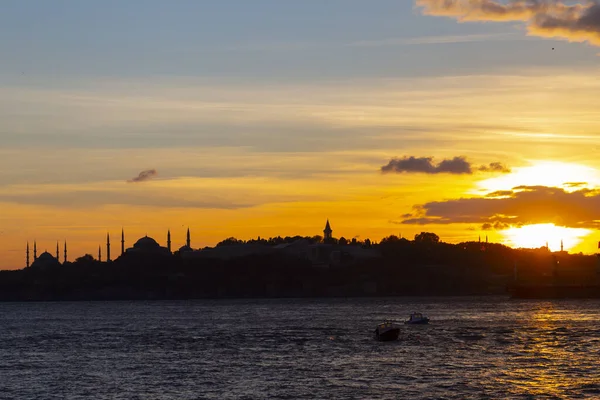 Mädchenturm Einer Der Unverzichtbaren Orte Mit Blick Auf Den Bosporus — Stockfoto