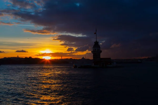 Maiden Tower Een Van Onmisbare Plaatsen Van Het Bosporus Uitzicht — Stockfoto