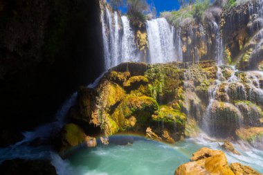 Yerkopru Şelalesi, Konya 'nın merkezinden 110 kilometre uzaklıktaki Goksu Nehri üzerinde yer alan ünlü bir şelaledir..