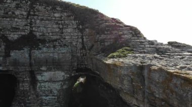 Kerpe Devil kayalarının hava görüntüsü