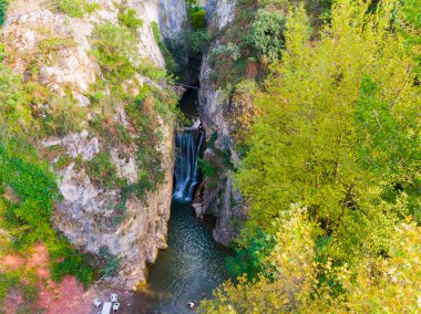 Yarhisar şelalesinin hava manzarası