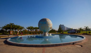 Seyhan Central Park ve Dünya Heykeli