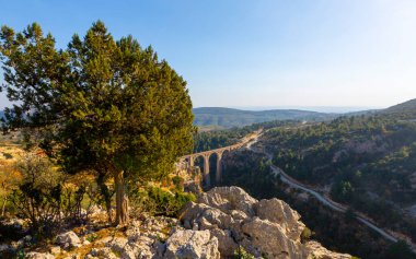 Varda Köprüsü, tarihi köprü, Adana, öğlen