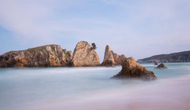 Akakese Halk Plajı, İstanbul 'un Akakese Köyü' nde yer almaktadır..