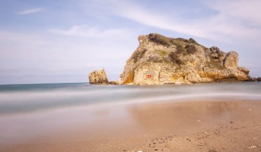 Akakese Halk Plajı, İstanbul 'un Akakese Köyü' nde yer almaktadır..