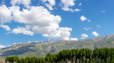 The Story and Legend of Akdamar (Ah Tamara) Adası. Efsaneye göre, bu adadaki Ermeni baş keşişin 