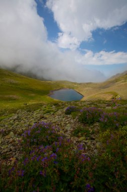 Kackar Dağları Ulusal Parkı ve dağ gölleri