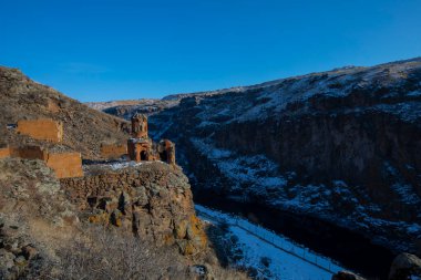 Ani Arkeolojik Alanı, Kars şehir merkezinin 42 kilometre güneydoğusundaki Ocakl Köyü sınırları içinde yer almaktadır..