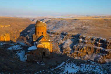 Ani Arkeolojik Alanı, Kars şehir merkezinin 42 kilometre güneydoğusundaki Ocakl Köyü sınırları içinde yer almaktadır..