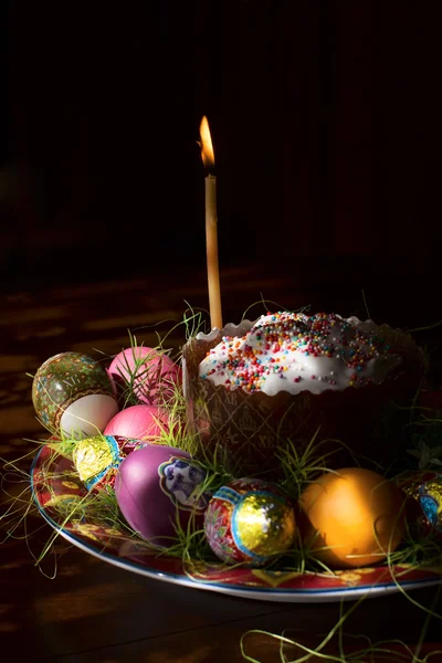 Ciastko Wielkanoc pisanki i świeca rano Obrazy Stockowe bez tantiem