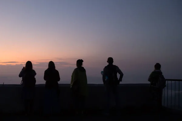Çok az insan şafakla Himalayalar 'ın dağlarında buluşur.