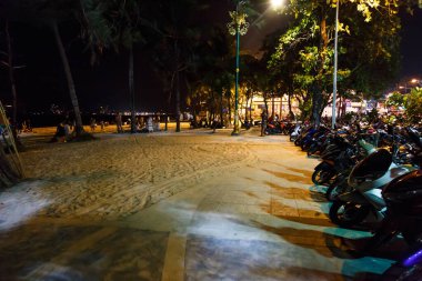 Phuket 'teki Bangla Yolu yakınındaki motosiklet parkı.