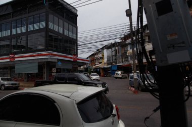 Güneşli bir günde Phuket sokakları