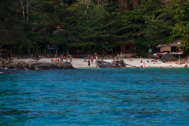 Phi Phi Don Adası 'ndaki Viking Sahili manzarası