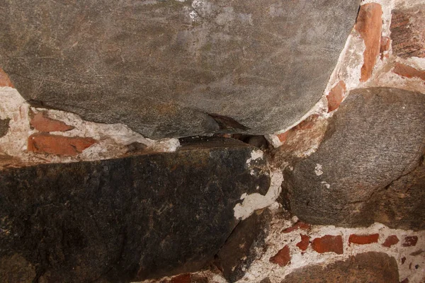 Solovetsky Manastırı 'nın taş duvarları..