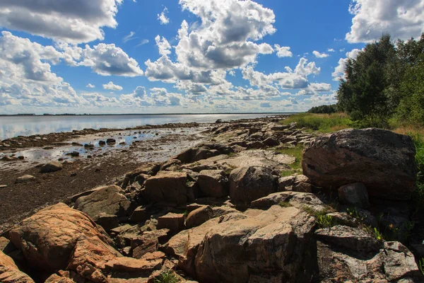 Beyaz Deniz kıyıları sular çekildiğinde