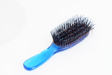 Kahverengi saçlı mavi saç fırçası