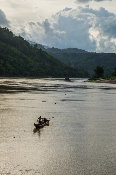 Pesca en el río Salween —  Fotos de Stock