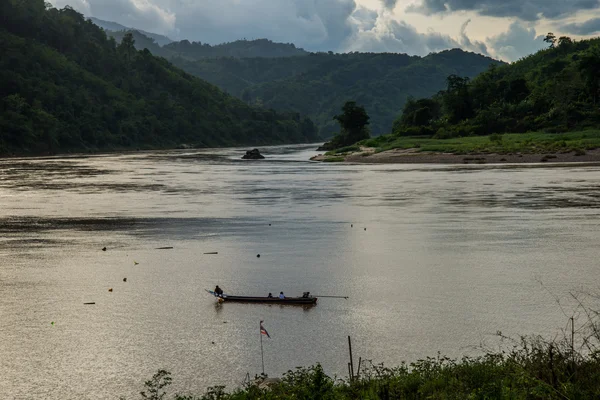 Angeln im Salween River — Stockfoto