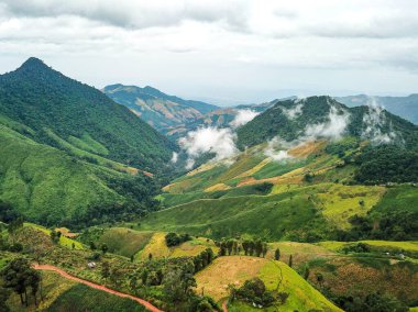 Nan Eyaleti Tayland 'daki dağın manzarası