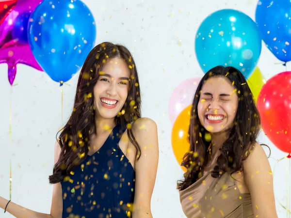 Dos Mujeres Asia Bailando Fiesta Año Nuevo —  Fotos de Stock