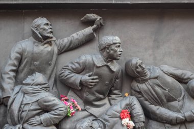 St. Petersburg, Rusya, 13 Ekim 2018. 1905 'te St. Petersburg' daki Senato Meydanı devriminde ölenlerin anısına dikilmiş anıt. Rus Çarı 'na dilekçe