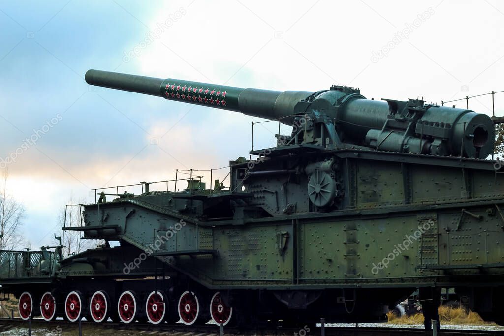 Large-caliber railway artillery gun. Maritime railway artillery. Soviet weapons