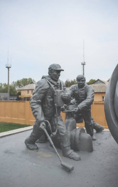 Ukrayna, Çernobil, 4 Mayıs 2013. FES 'teki Çernobil faciasının tasfiye edicilerinin anıtı.