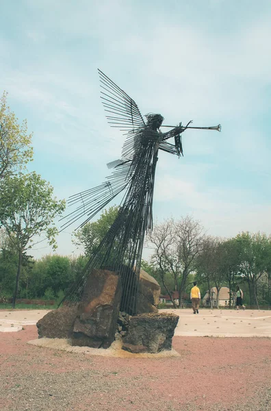 Ukrayna, Çernobil, 4 Mayıs 2013. Trompet Meleği, Star Wormwood kompleksine giren bir anıt.